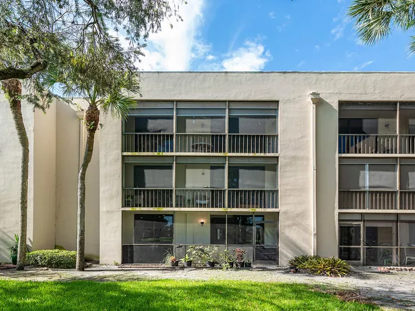 5190 LAS VERDES Circle #105, Delray Beach, FL 33484