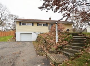 36 Kreag Rd, Fairport, NY 14450