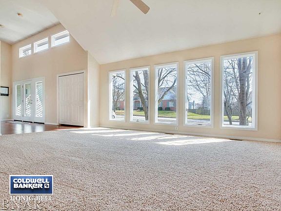 3rd image of 34 Ravenwood Cir