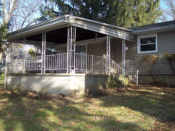 5th image of 535 Stewart Ave