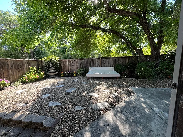 1594 Morgan Ln #A — Photo 23