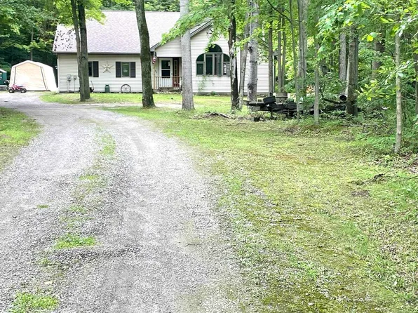 6682 Dove Rd, Smiths Creek, MI 48074