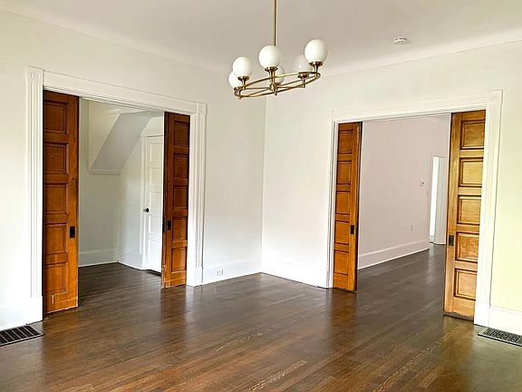 4th image of 1382 Burdette Ave