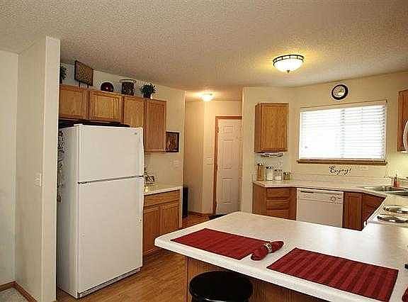 4th image of 1307 Logan Ct