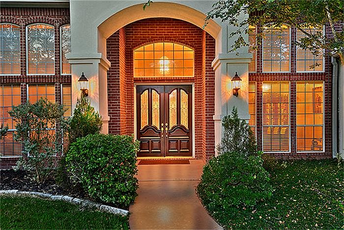 1st image of 10406 Crestwater Cir