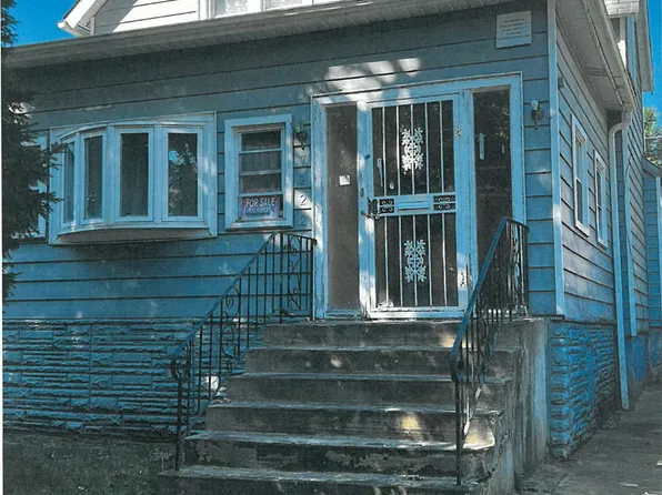 7222 S Paxton Ave, Chicago, IL 60649