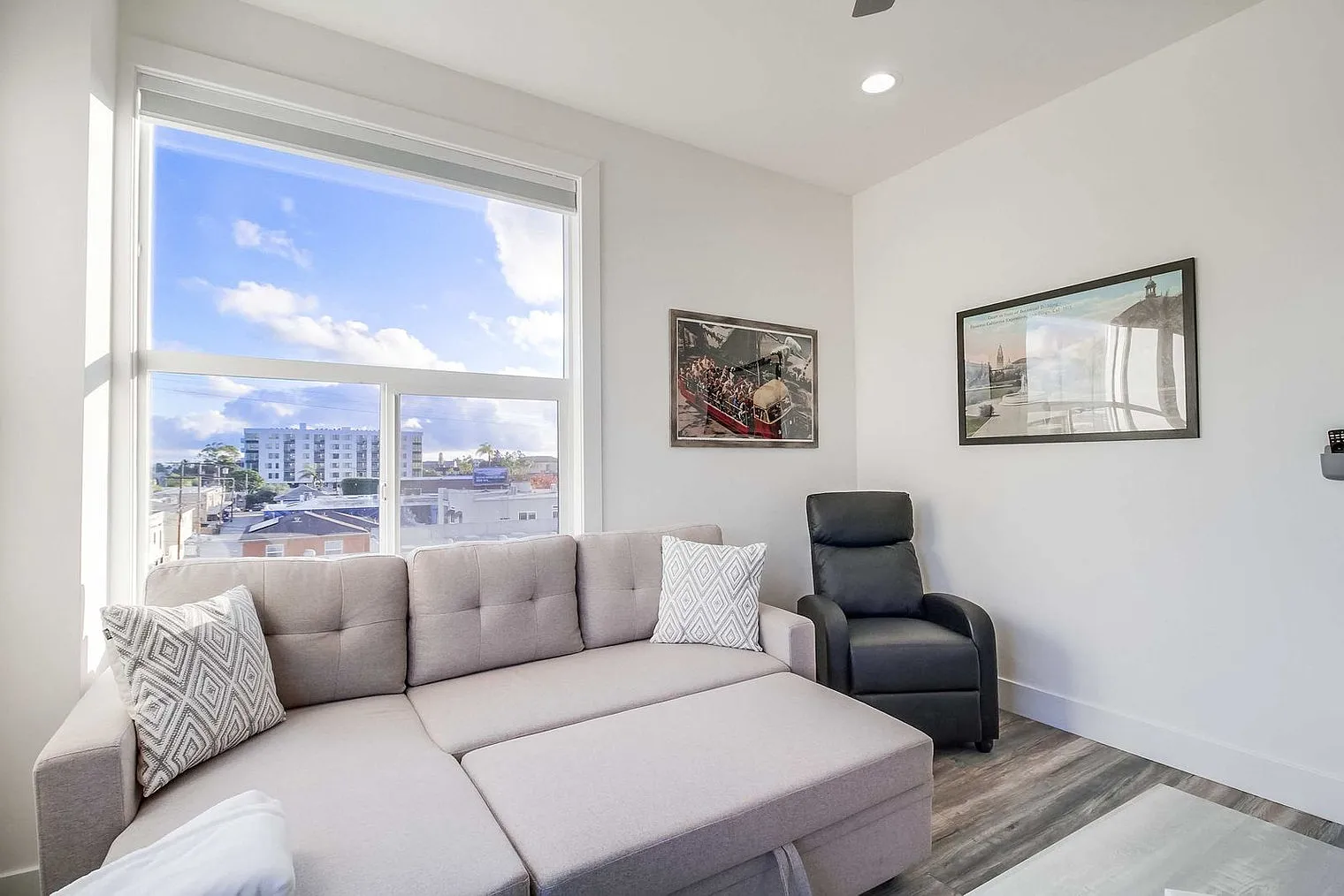 2 bed, 2.0 bath, 1399 sqft, $6,199 — Photo 2
