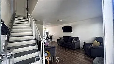 3 bed, 1075 sqft, $3,500 — Photo 4