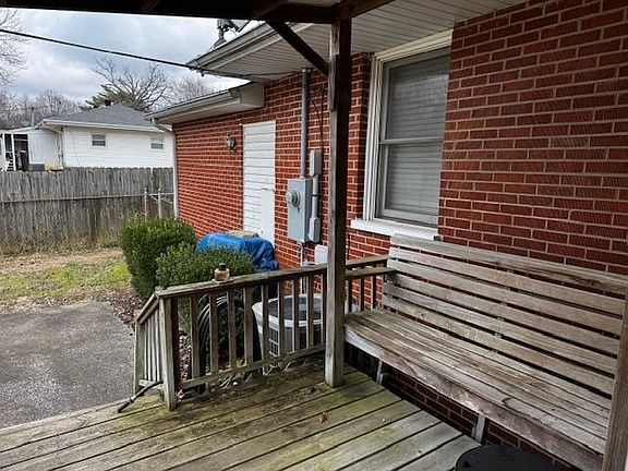 4th image of 3035 Elmwood Dr