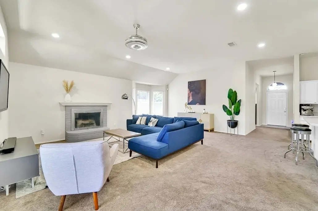 3 bed, 1777 sqft, $2,300 — Photo 2