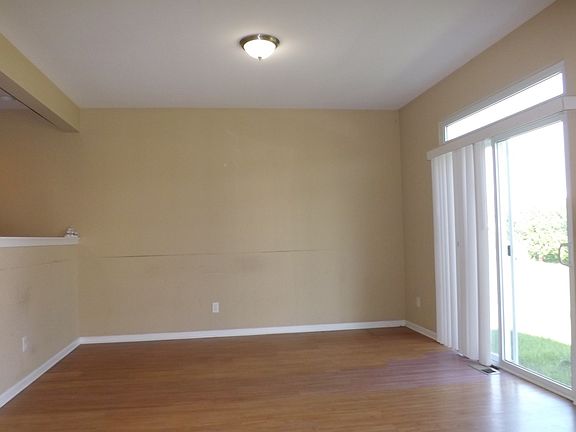 3rd image of 614 Stoney Creek Ln