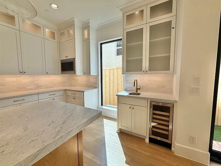 4423 Emerson Ave — Photo 5
