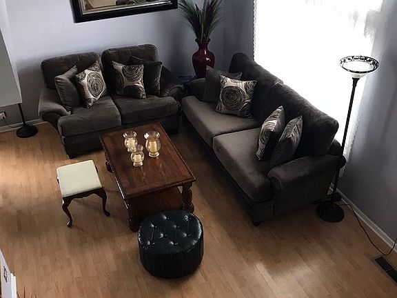 4th image of 575 East Ave #575