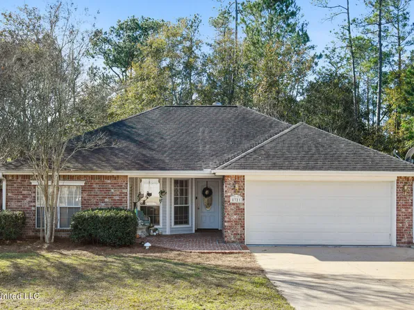 8321 Amoka Dr, Diamondhead, MS 39525
