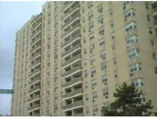Sold by Elbe Real Estate Inc | media 1