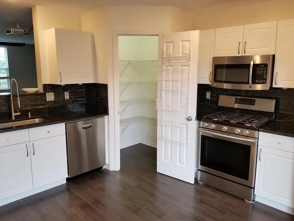 Kitchen + Big Pantry - 5919 New Albany Rd W