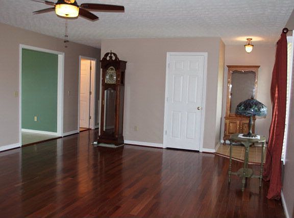 2nd image of 115 Rose Ave