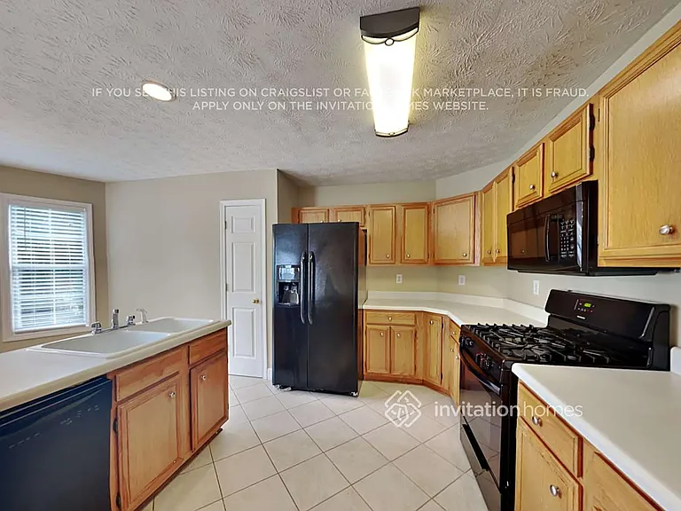 3208 Evonshire Ln — Photo 11