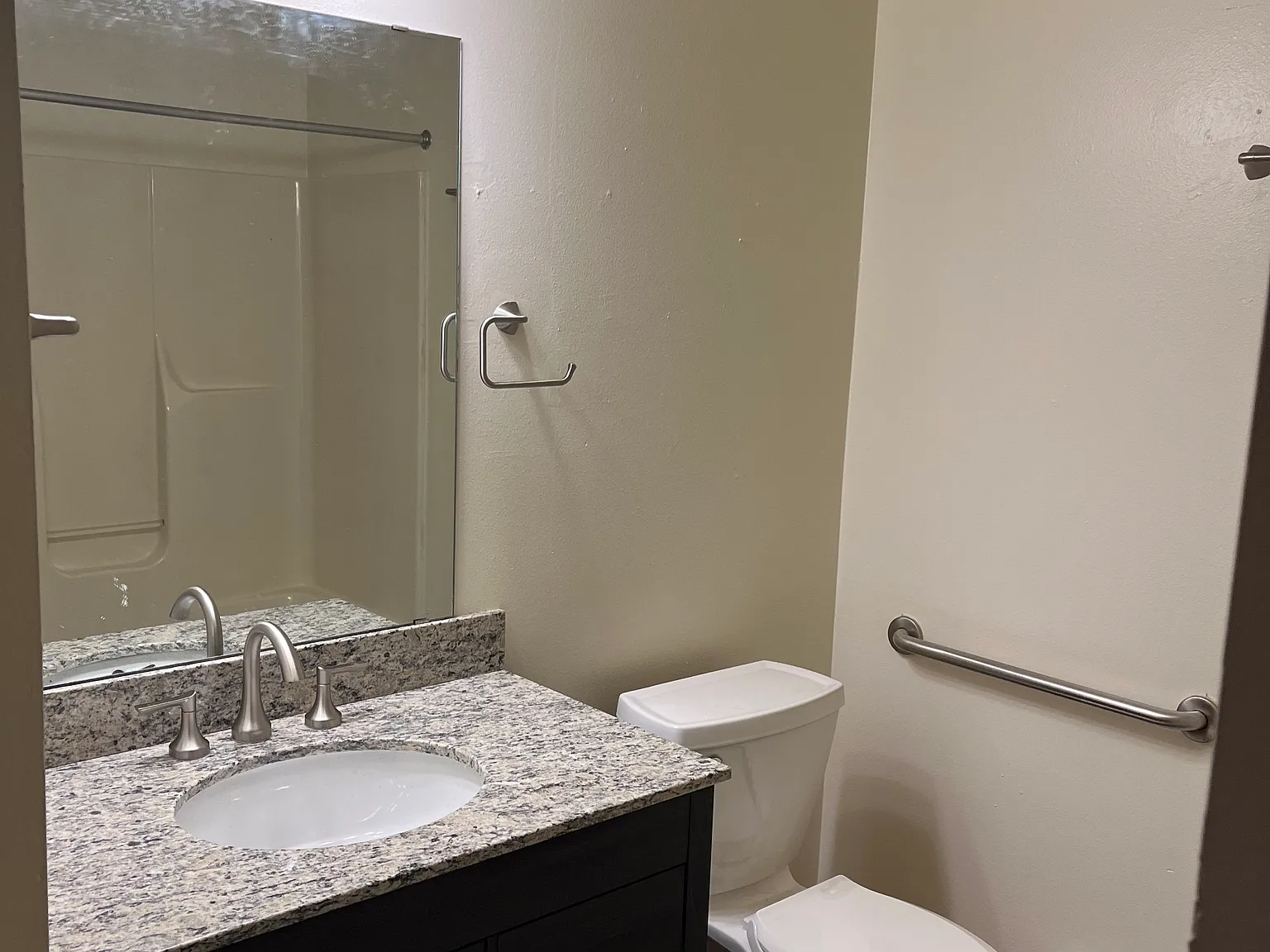 2 bed, 1000 sqft, $975 — Photo 3