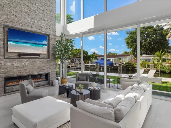 2217 NE 17th Ter, Wilton Manors, FL 33305