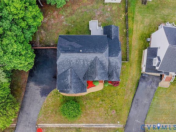 3rd image of 5901 Barnwood Dr