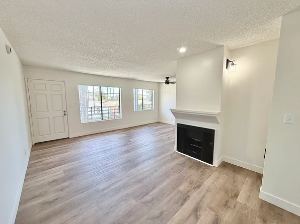 1402 W Victory Blvd #D, Burbank, CA 91506