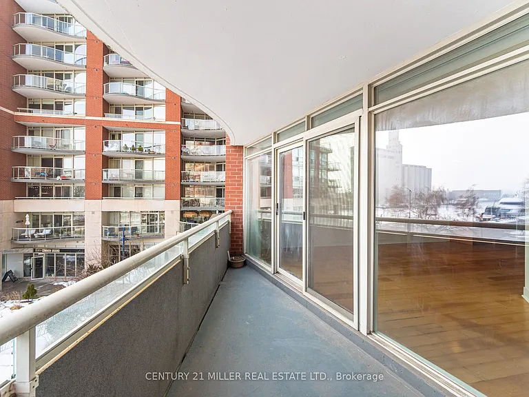 550 Queens Quay W #318 — Photo 22