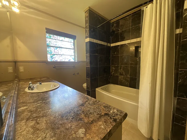 530 Hilliard Dr — Photo 26