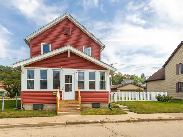 2518 Washington St, Dubuque, IA 52001