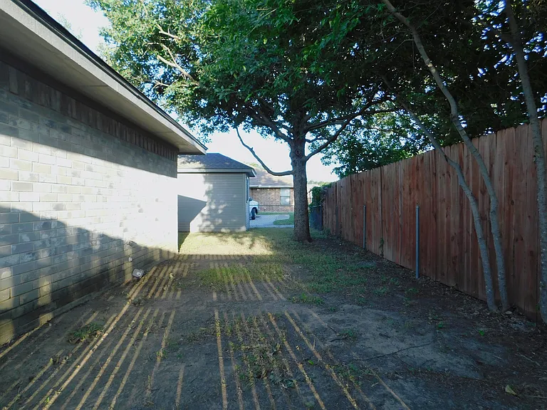 3109 N Bell Ave — Photo 32