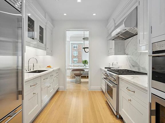 3rd image of 301 E 80th St #6B