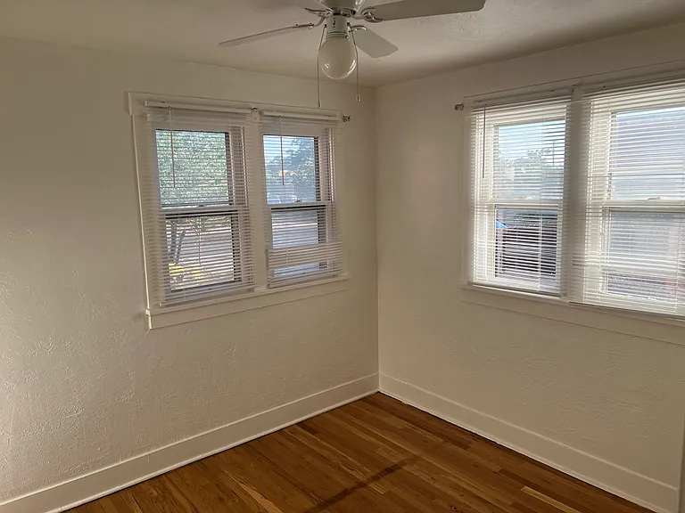 Updated, and Flexible 2-3 Bedroom Bungalow Near UNM & CNM — Photo 7