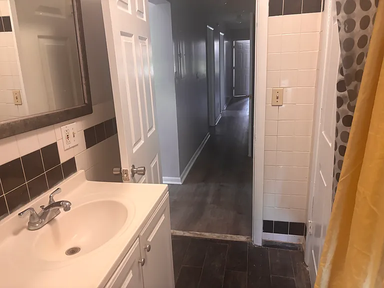 744 Congress Ave #2 — Photo 6