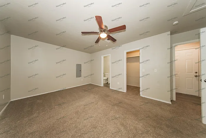 1509 Hampton Dr — Photo 5