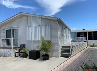 906 Nettles Blvd, Jensen Beach, FL 34957