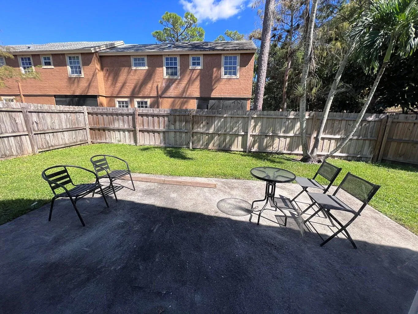 3 bed, 2.0 bath, 1365 sqft, $3,600 — Photo 4