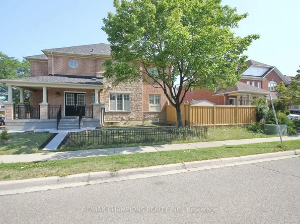 28 Egypt Dr, Brampton, ON L6R 2W3