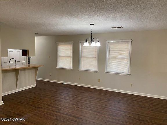4th image of 246 Auburn Ave