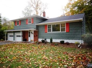 188 Wyckoff Ave, Waldwick, NJ 07463