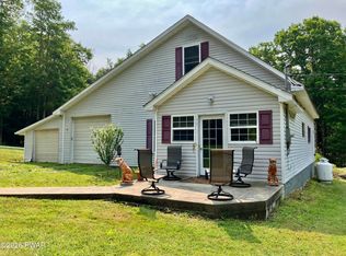 52 Bentler Rd, Clifton Township, PA 18424