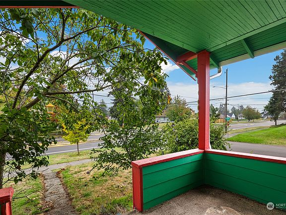 4th image of 3832 S Alaska Street