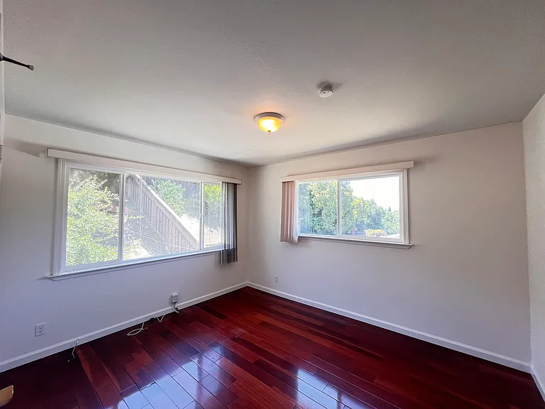 29 Upland Ave — Photo 11