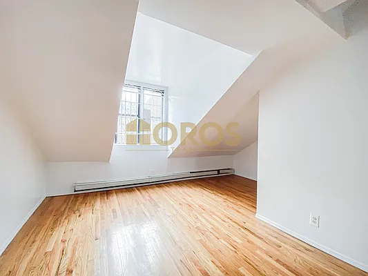 Rented by City Connections Realty | media 32