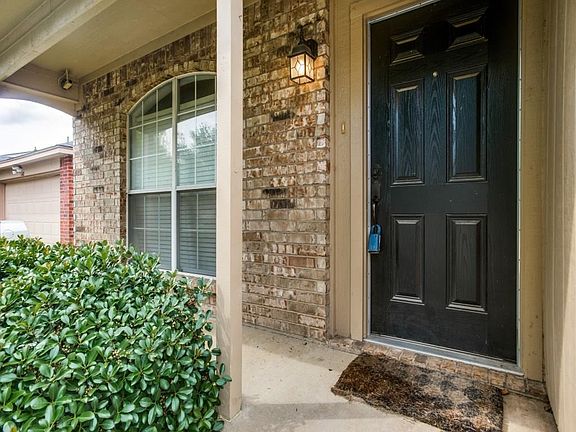 3rd image of 640 Blueberry Hill Ln