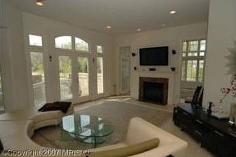 4th image of 23043 Parkview Dr