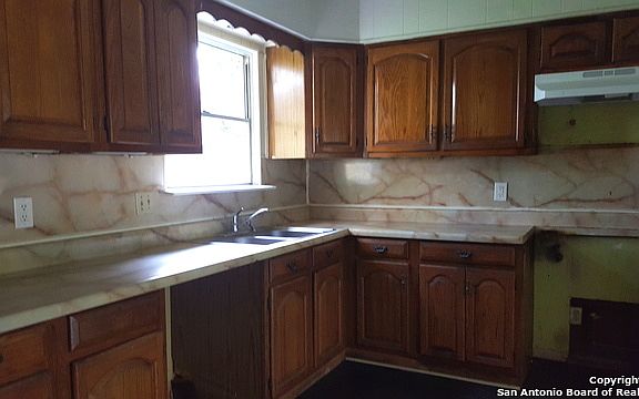 2nd image of 1803 Bronte St