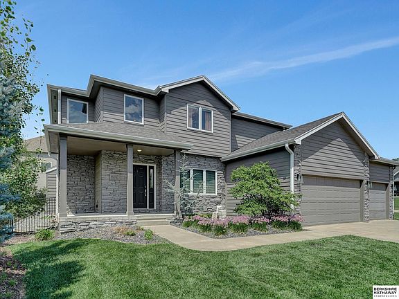 3rd image of 6320 Artisan Way