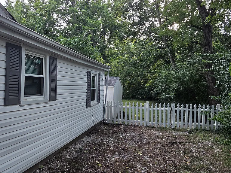 805 Hunt Ave — Photo 17