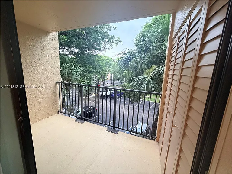 14311 N Kendall Dr #312A — Photo 8