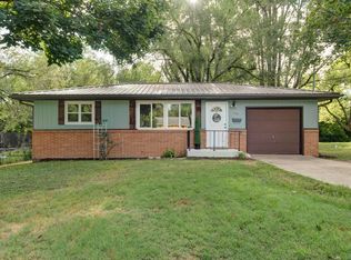 308 S Rinker Ave, Aurora, MO 65605